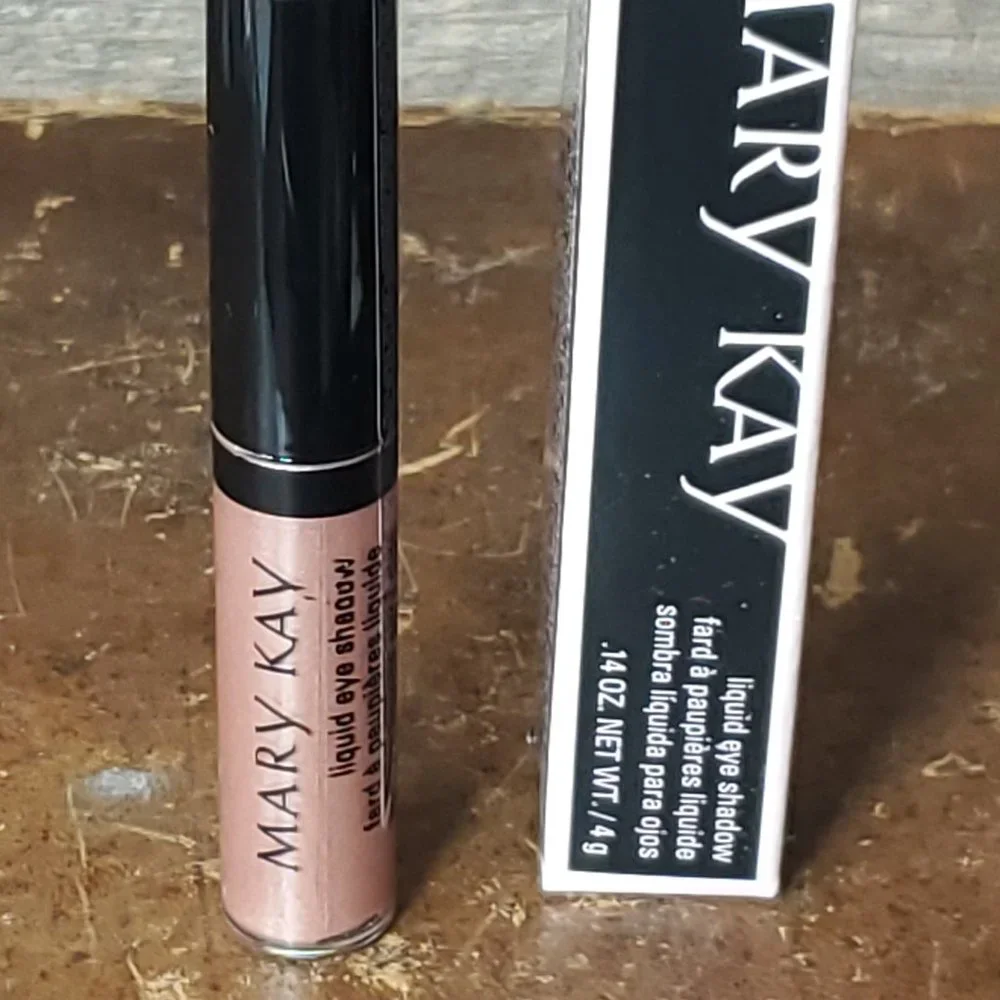 LAST ONE! Pink Starlight Shimmer Liquid Eye Shadow - Mary Kay